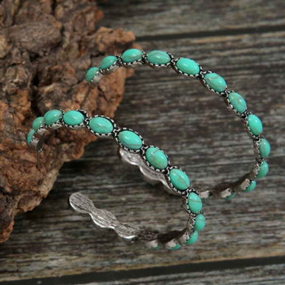 💕🎉HP💕🎉 Turquoise C-Shaped Earrings - Picture 3 of 6